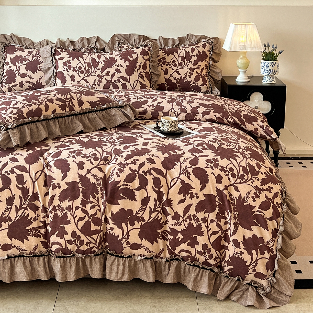 91家纺网 家纺一手货源 找家纺 喜颜 2025新款亚麻爆款花边四件套-直播热款 扶桑花-红