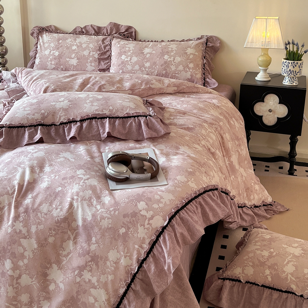 91家纺网 家纺一手货源 找家纺 喜颜 2025新款亚麻爆款花边四件套-直播热款 浮绘花影