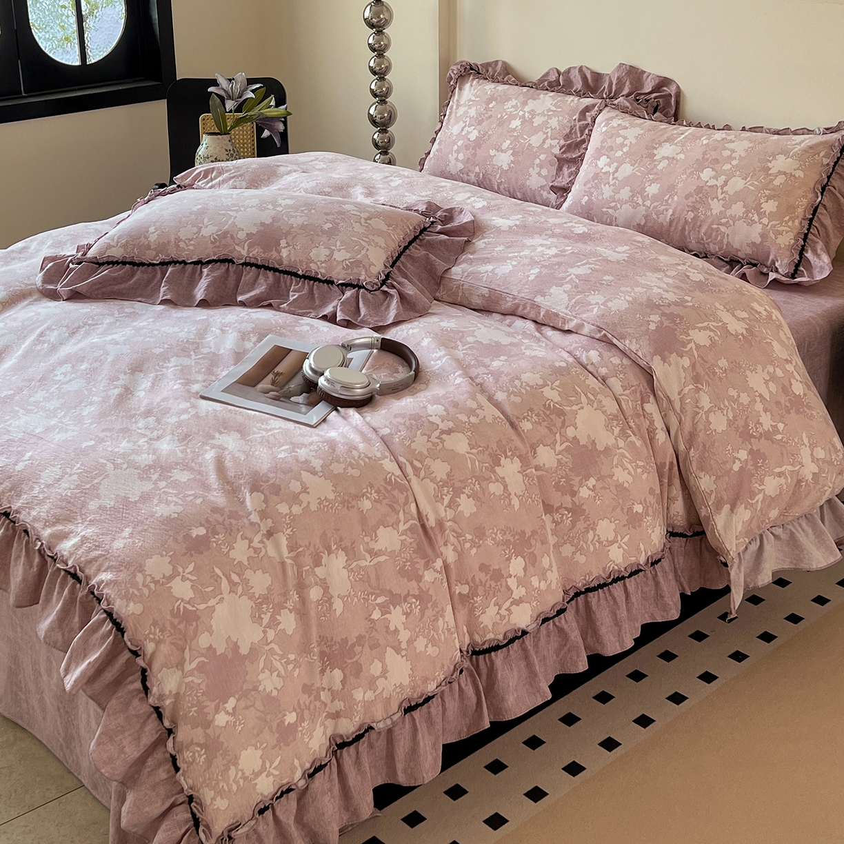 91家纺网 家纺一手货源 找家纺 喜颜 2025新款亚麻爆款花边四件套-直播热款 浮绘花影