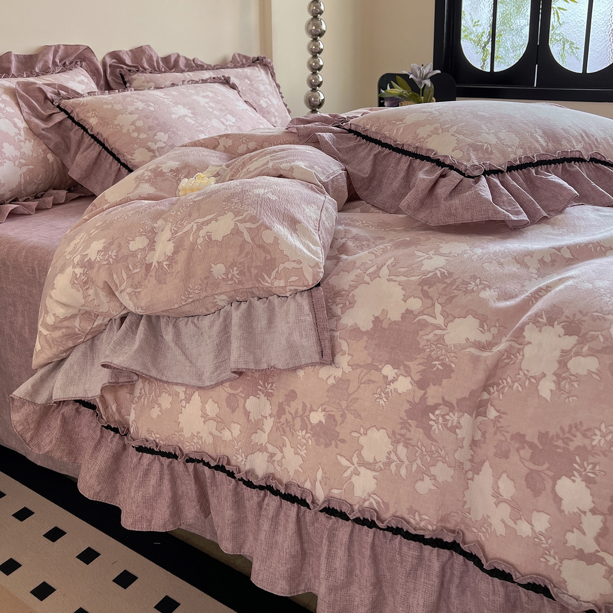 91家纺网 家纺一手货源 找家纺 喜颜 2025新款亚麻爆款花边四件套-直播热款 浮绘花影