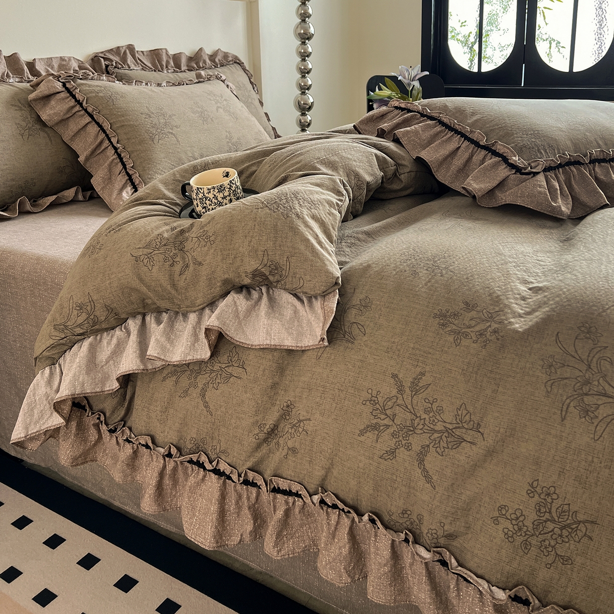 91家纺网 家纺一手货源 找家纺 喜颜 2025新款亚麻爆款花边四件套-直播热款 花田错