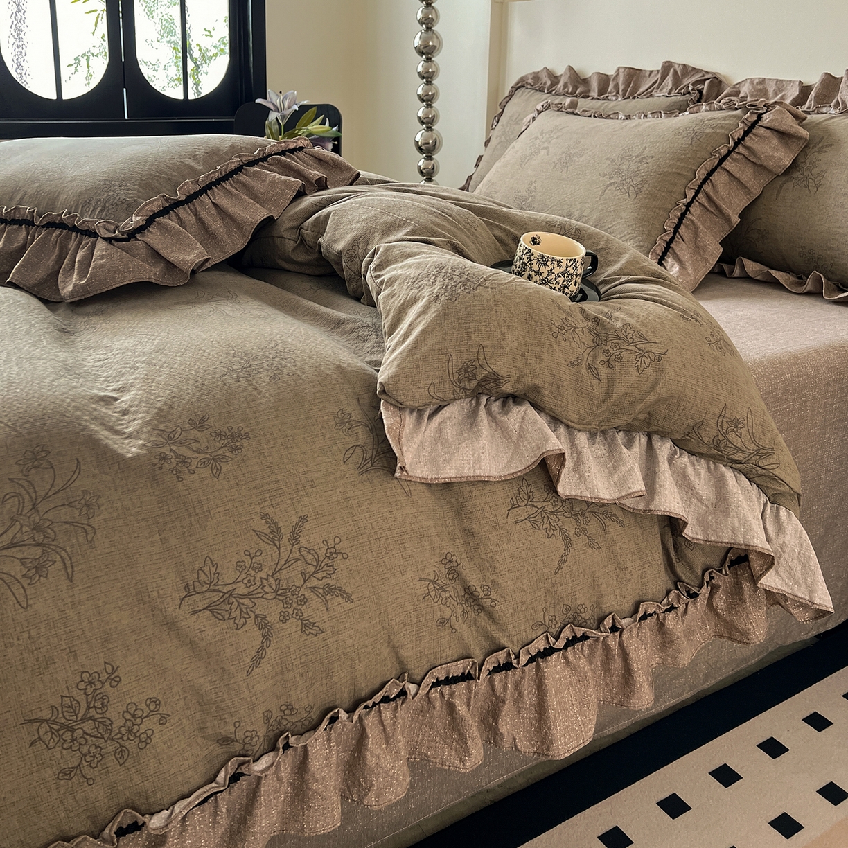 91家纺网 家纺一手货源 找家纺 喜颜 2025新款亚麻爆款花边四件套-直播热款 花田错