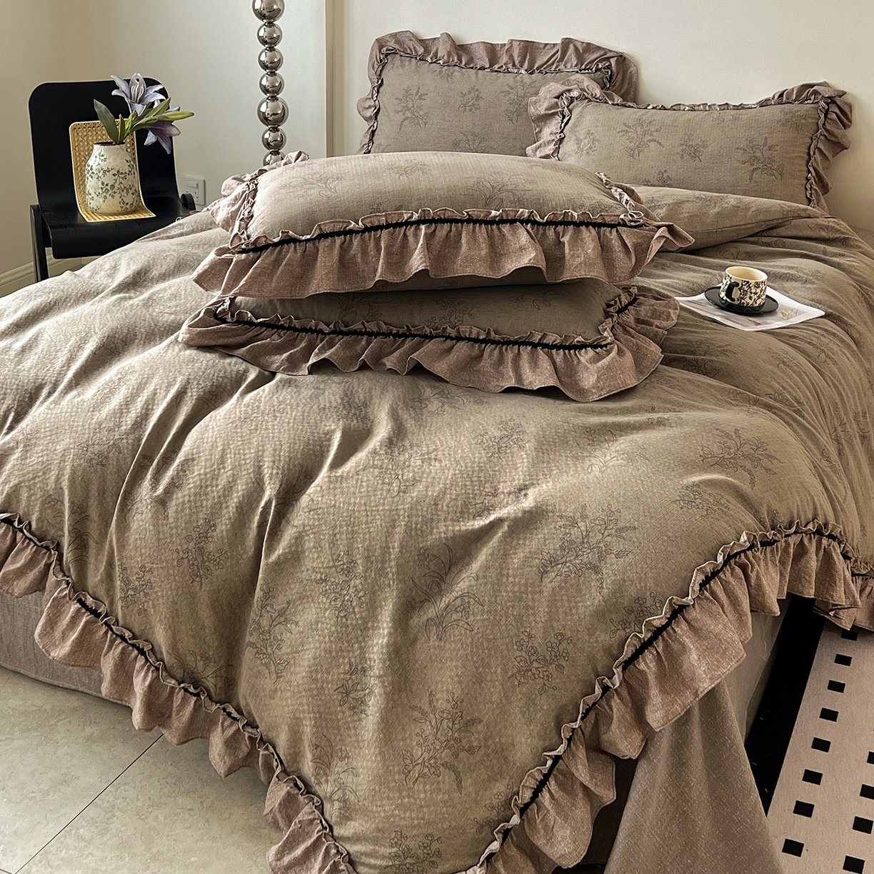 91家纺网 家纺一手货源 找家纺 喜颜 2025新款亚麻爆款花边四件套-直播热款 花田错