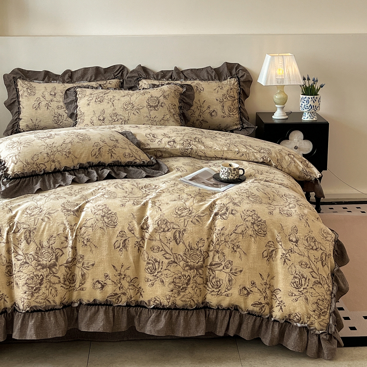 91家纺网 家纺一手货源 找家纺 喜颜 2025新款亚麻爆款花边四件套-直播热款 花无意