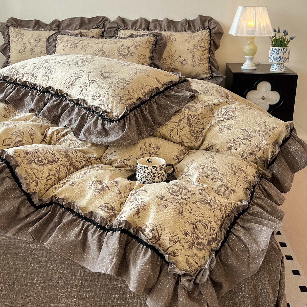 91家纺网 家纺一手货源 找家纺 喜颜 2025新款亚麻爆款花边四件套-直播热款 花无意