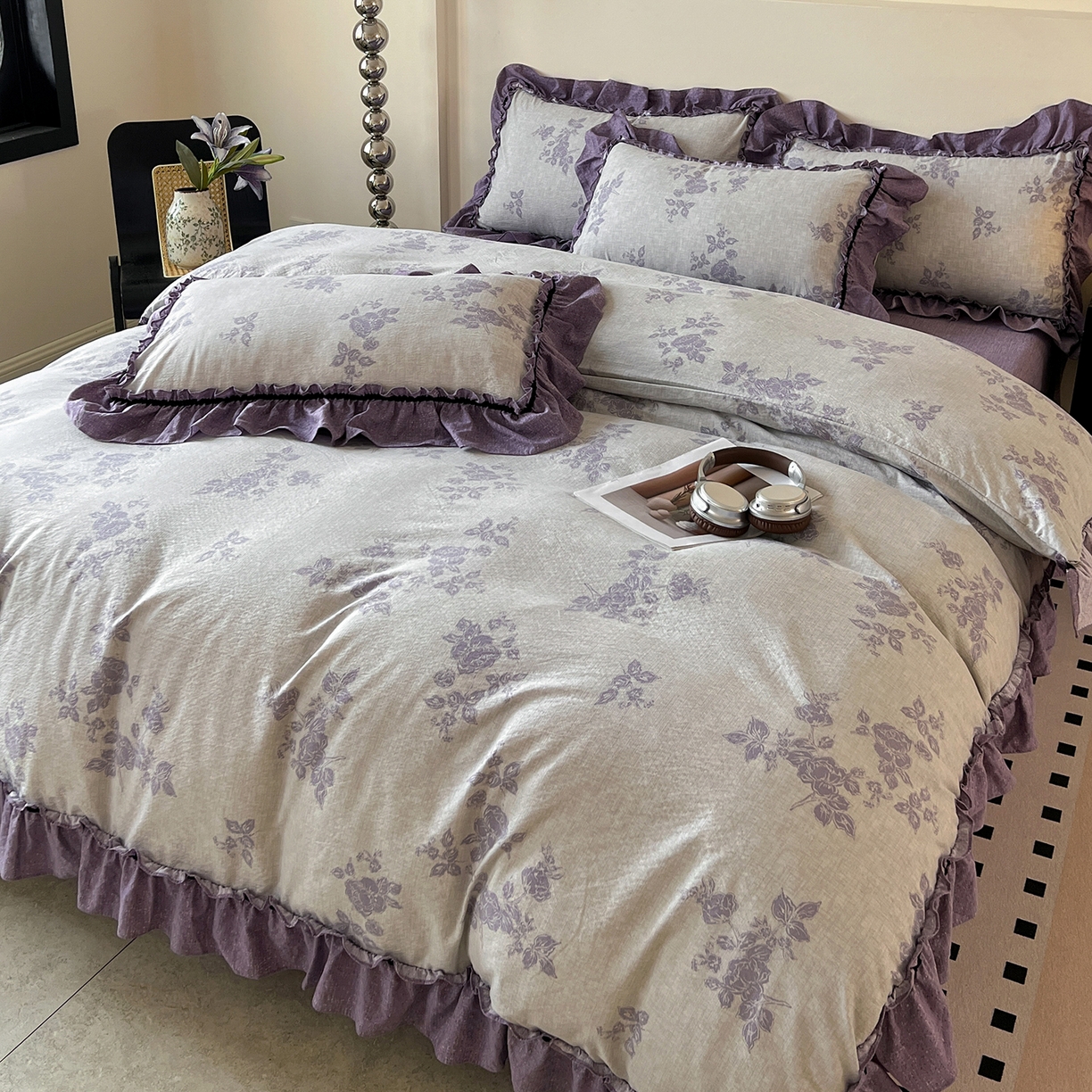 91家纺网 家纺一手货源 找家纺 喜颜 2025新款亚麻爆款花边四件套-直播热款 静谧花园-紫