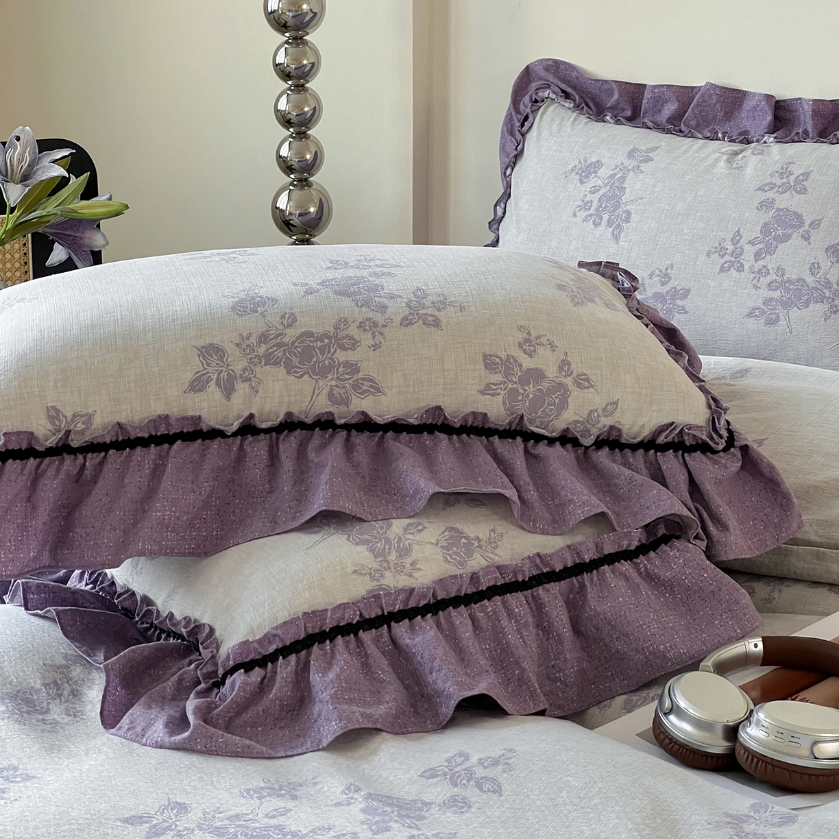 91家纺网 家纺一手货源 找家纺 喜颜 2025新款亚麻爆款花边四件套-直播热款 静谧花园-紫