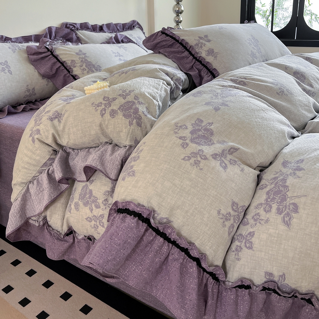 91家纺网 家纺一手货源 找家纺 喜颜 2025新款亚麻爆款花边四件套-直播热款 静谧花园-紫