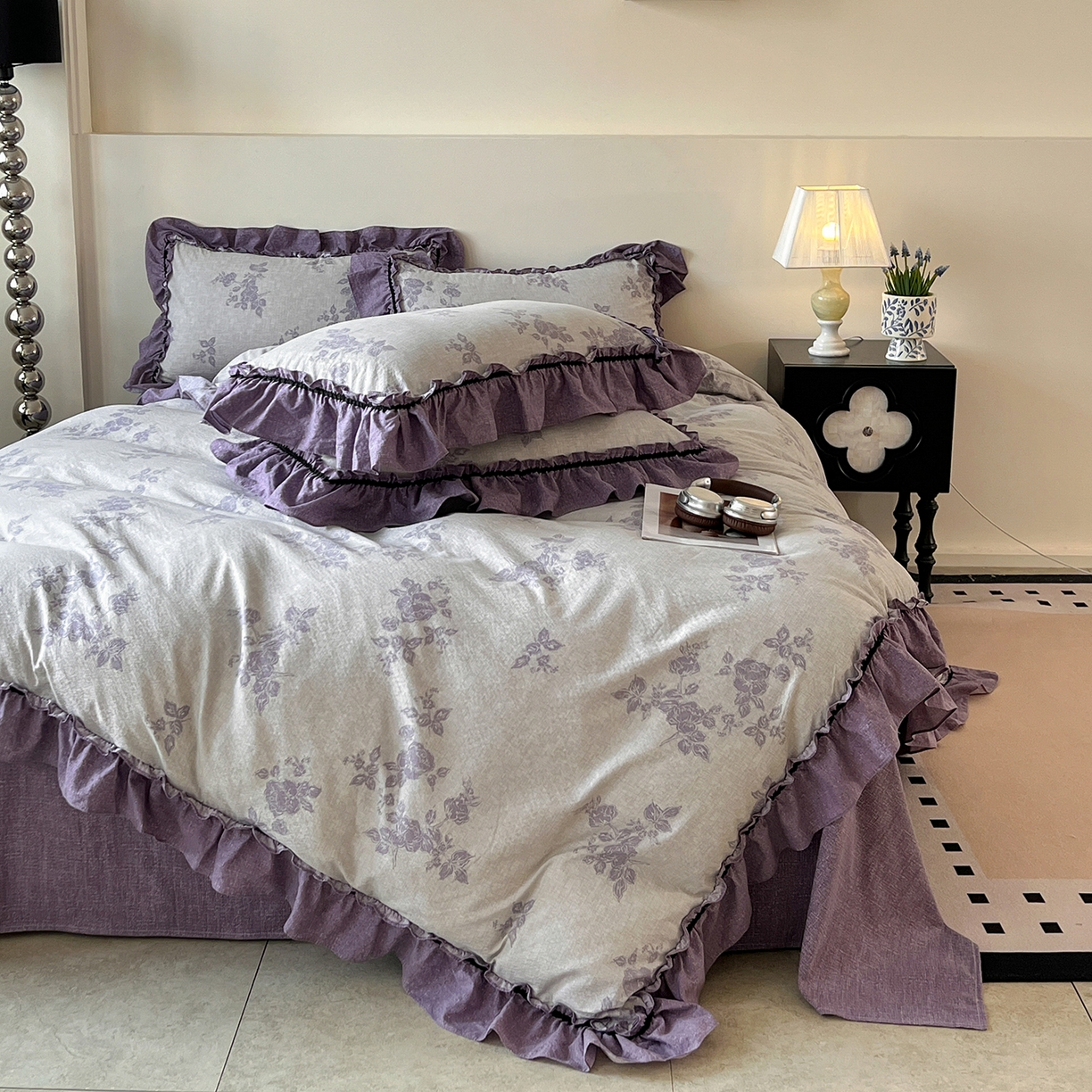 91家纺网 家纺一手货源 找家纺 喜颜 2025新款亚麻爆款花边四件套-直播热款 静谧花园-紫