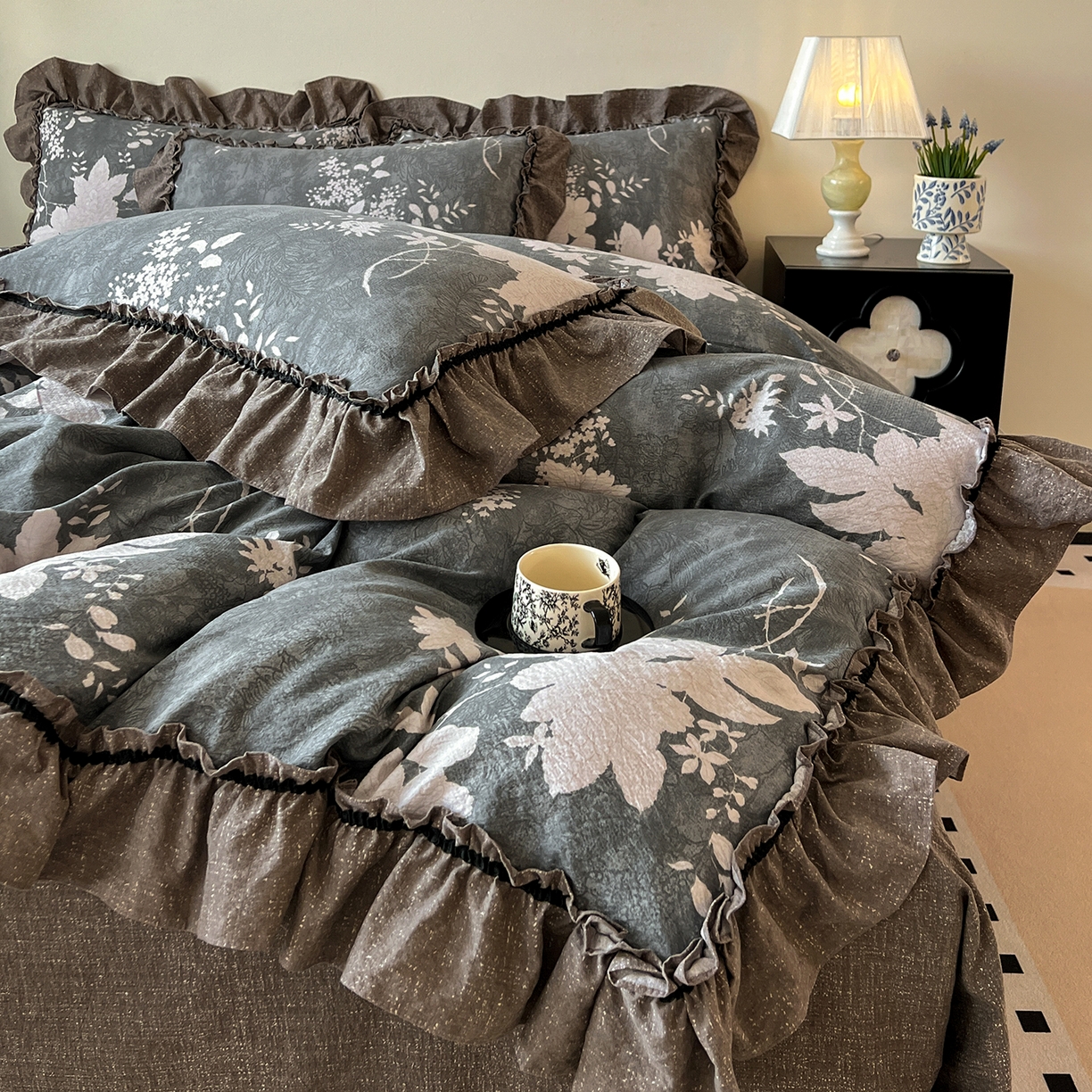 91家纺网 家纺一手货源 找家纺 喜颜 2025新款亚麻爆款花边四件套-直播热款 兰亭序-灰