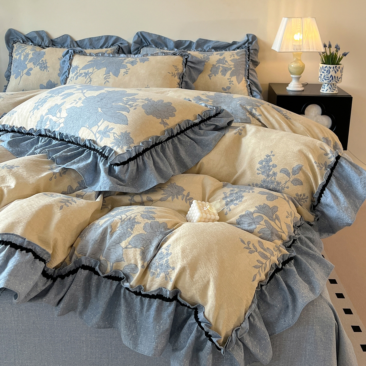 91家纺网 家纺一手货源 找家纺 喜颜 2025新款亚麻爆款花边四件套-直播热款 兰亭序-蓝