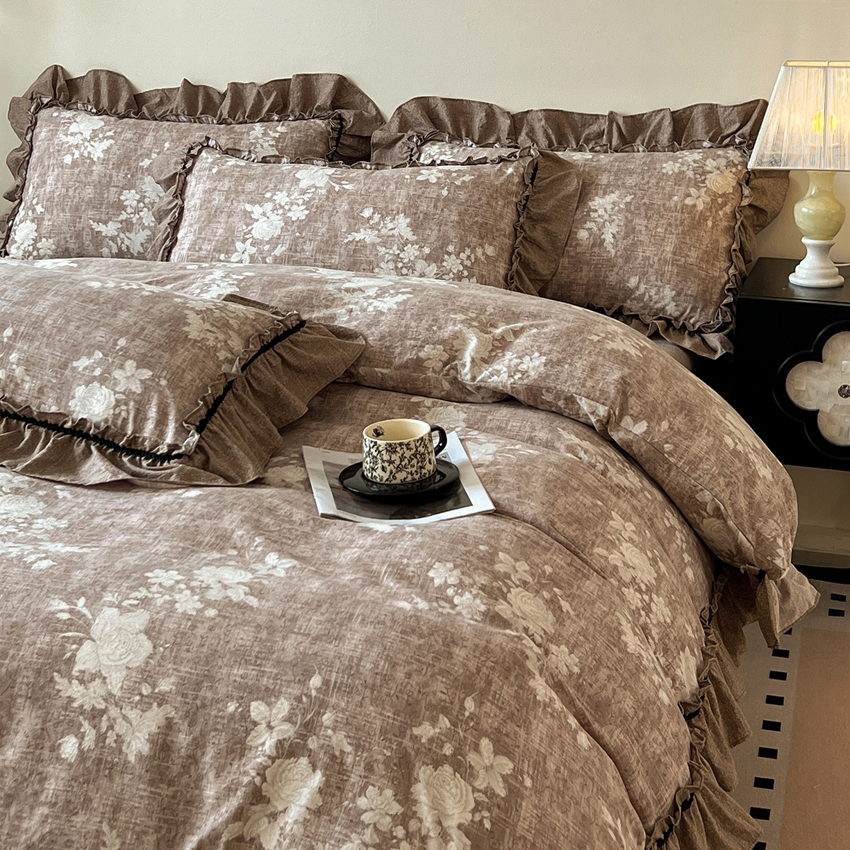 91家纺网 家纺一手货源 找家纺 喜颜 2025新款亚麻爆款花边四件套-直播热款 疏影