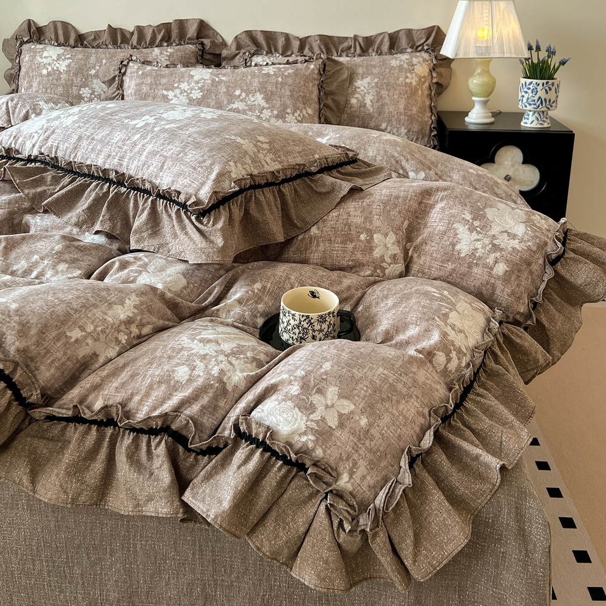 91家纺网 家纺一手货源 找家纺 喜颜 2025新款亚麻爆款花边四件套-直播热款 疏影