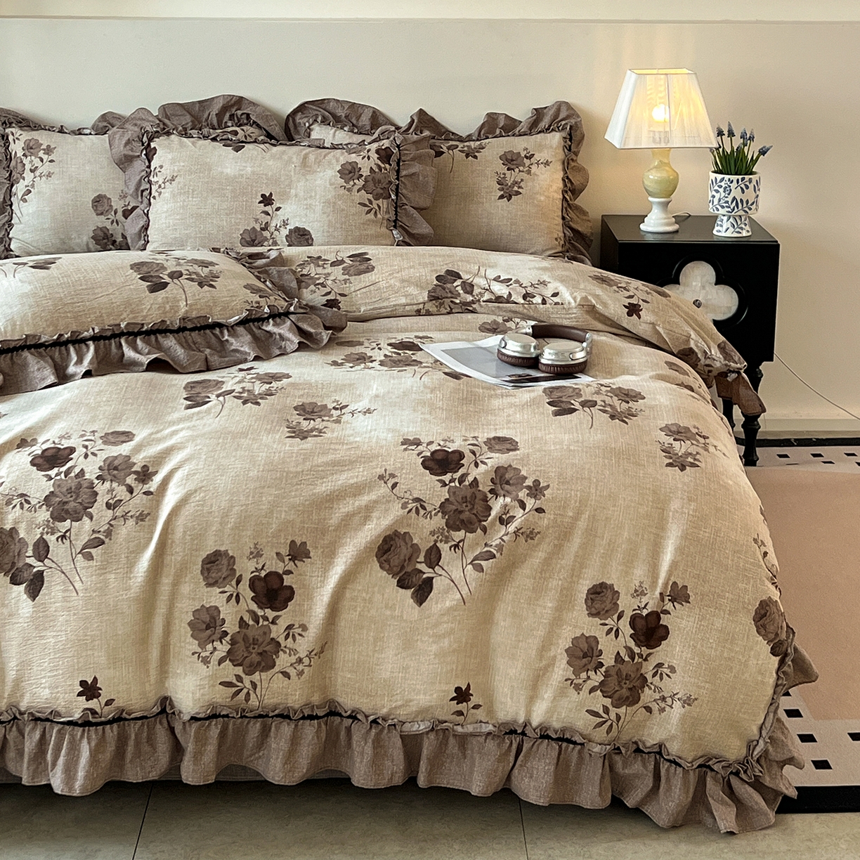 91家纺网 家纺一手货源 找家纺 喜颜 2025新款亚麻爆款花边四件套-直播热款 望帝-咖