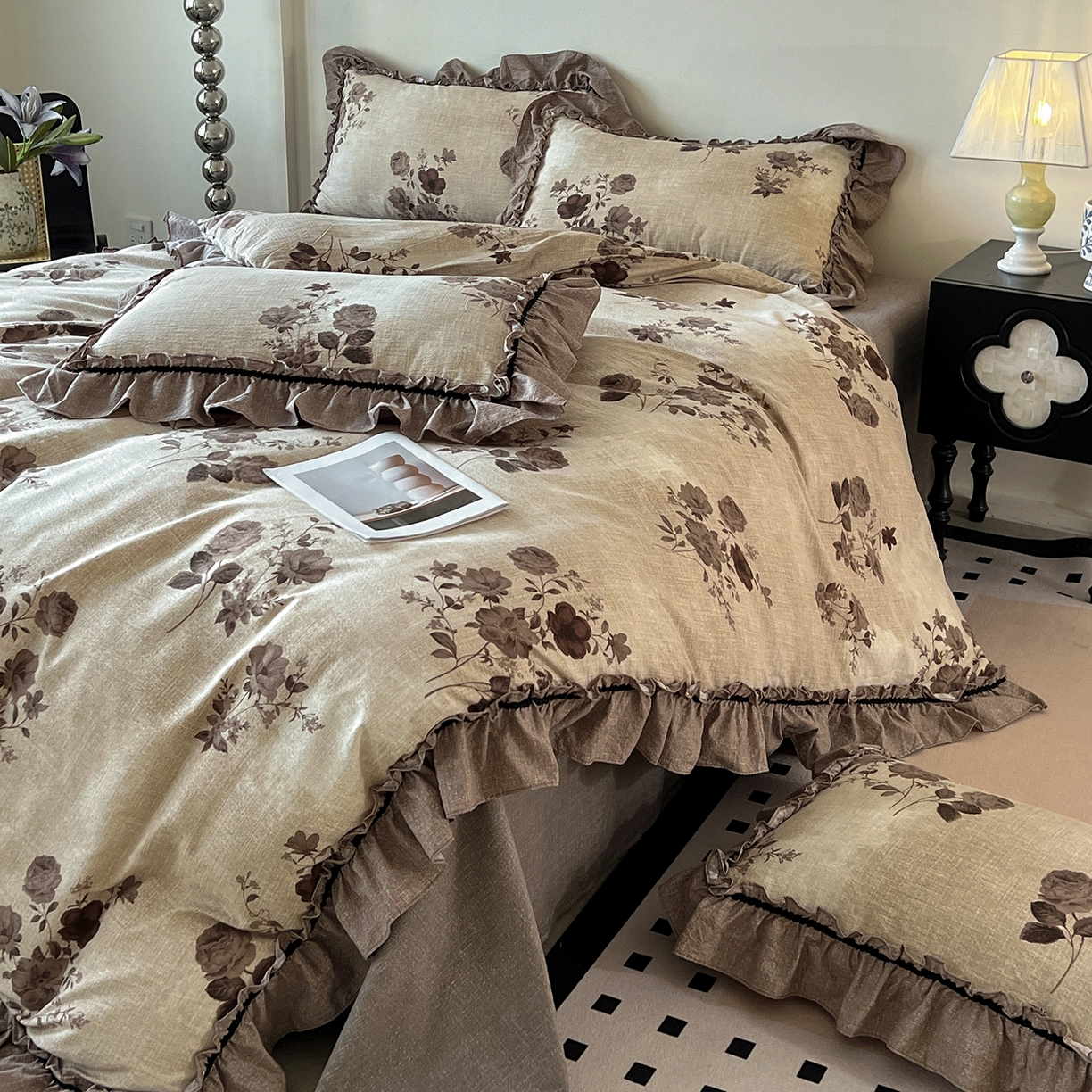 91家纺网 家纺一手货源 找家纺 喜颜 2025新款亚麻爆款花边四件套-直播热款 望帝-咖