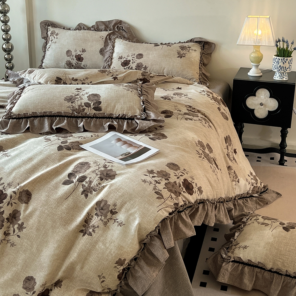 91家纺网 家纺一手货源 找家纺 喜颜 2025新款亚麻爆款花边四件套-直播热款 望帝-咖