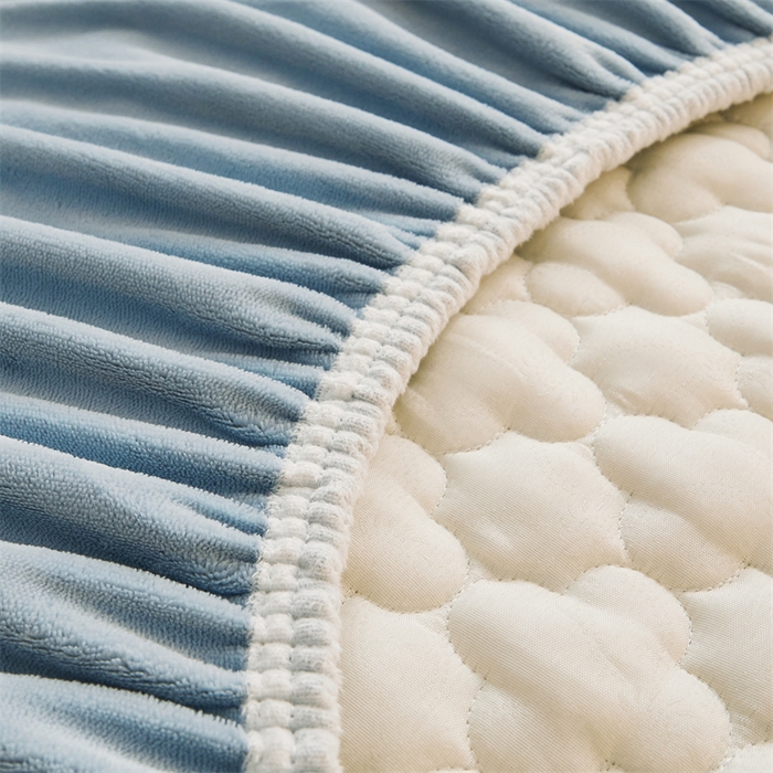 91家纺网 家纺一手货源 找家纺 （总）喜居 2025新款素色贴布刺绣牛奶绒夹棉床笠