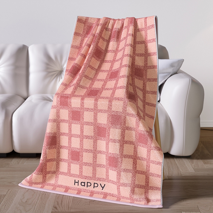 91家纺网 家纺一手货源 找家纺 悦然毛巾被 2025新款全棉色织提花毛圈浴巾 棋盘格粉 70x140cm