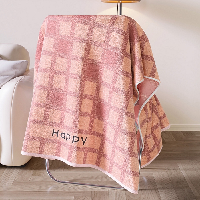 91家纺网 家纺一手货源 找家纺 悦然毛巾被 2025新款全棉色织提花毛圈浴巾 棋盘格粉 70x140cm