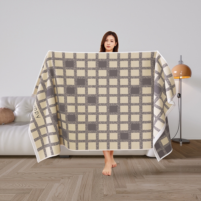 91家纺网 家纺一手货源 找家纺 悦然毛巾被 2025新款全棉色织提花毛圈浴巾 棋盘格咖 70x140cm