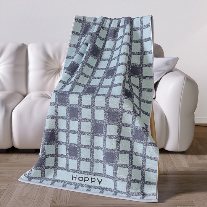 91家纺网 家纺一手货源 找家纺 悦然毛巾被 2025新款全棉色织提花毛圈浴巾 棋盘格蓝 70x140cm