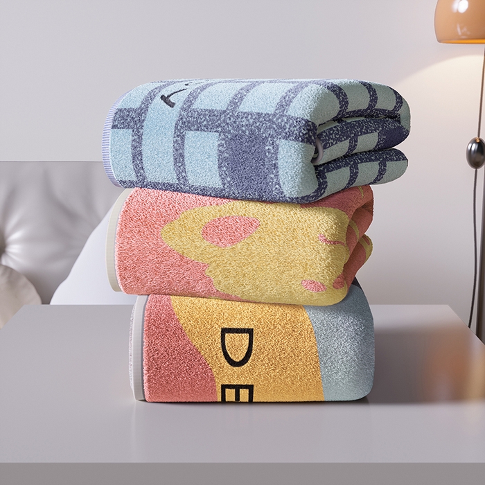 91家纺网 家纺一手货源 找家纺 悦然毛巾被 2025新款全棉色织提花毛圈浴巾 棋盘格蓝 70x140cm