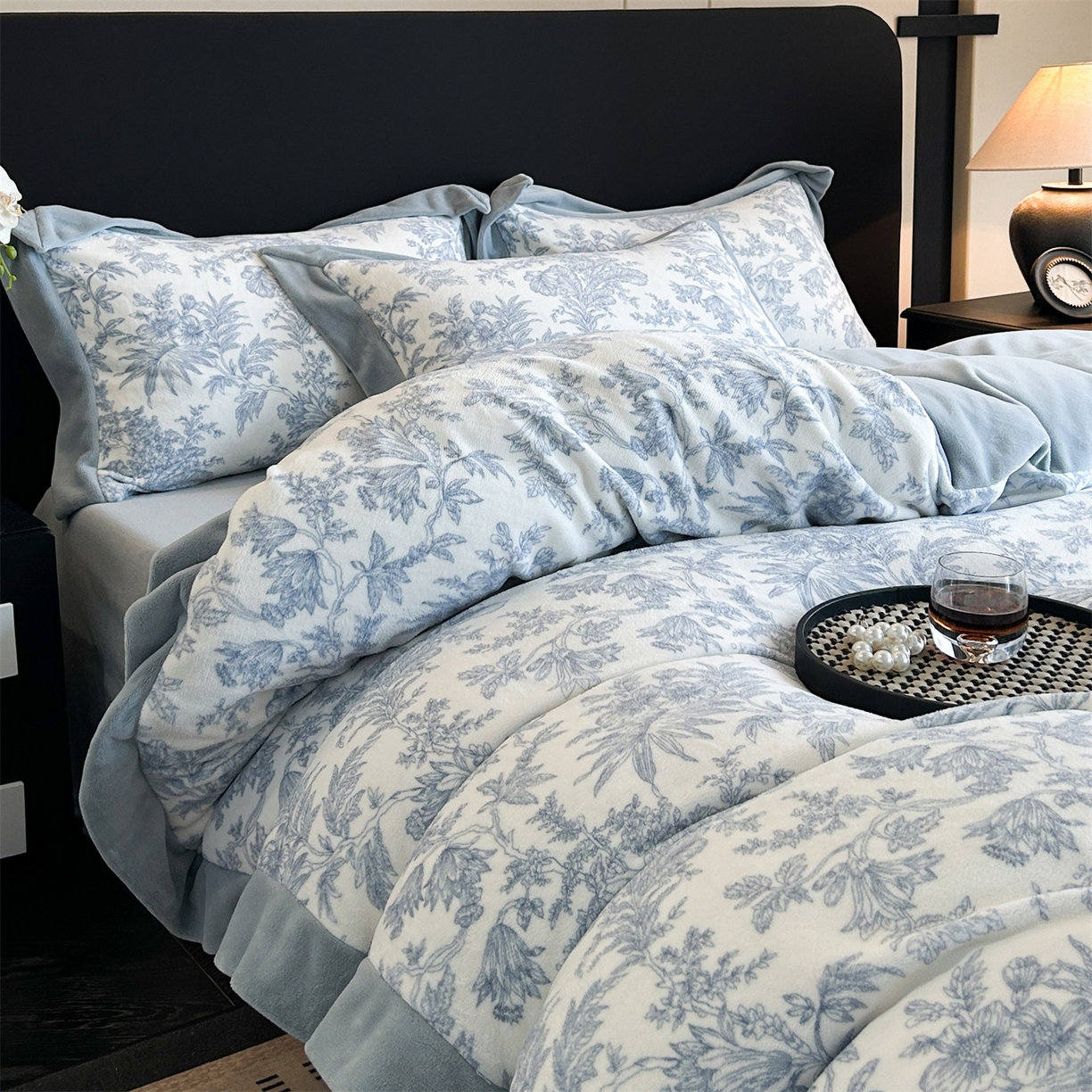 91家纺网 家纺一手货源 找家纺 （总）笙意家纺 2025新款加厚牛奶绒法式数码印花宽边四件套