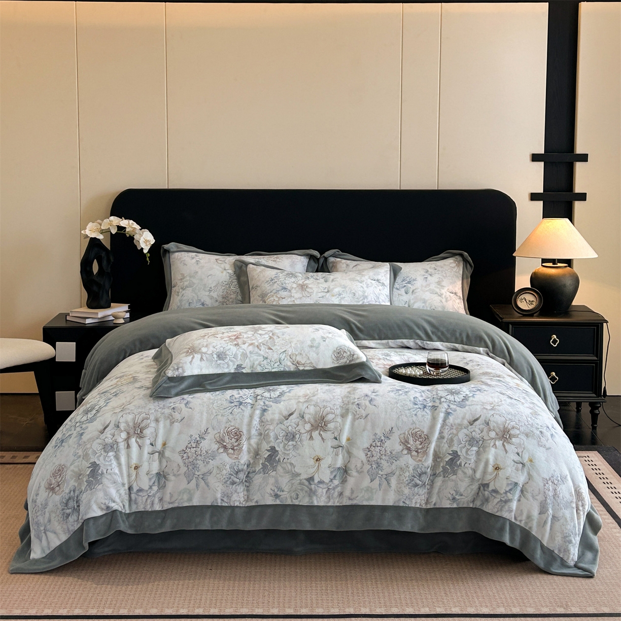 91家纺网 家纺一手货源 找家纺 笙意家纺 2025新款加厚牛奶绒法式数码印花宽边四件套 黛希