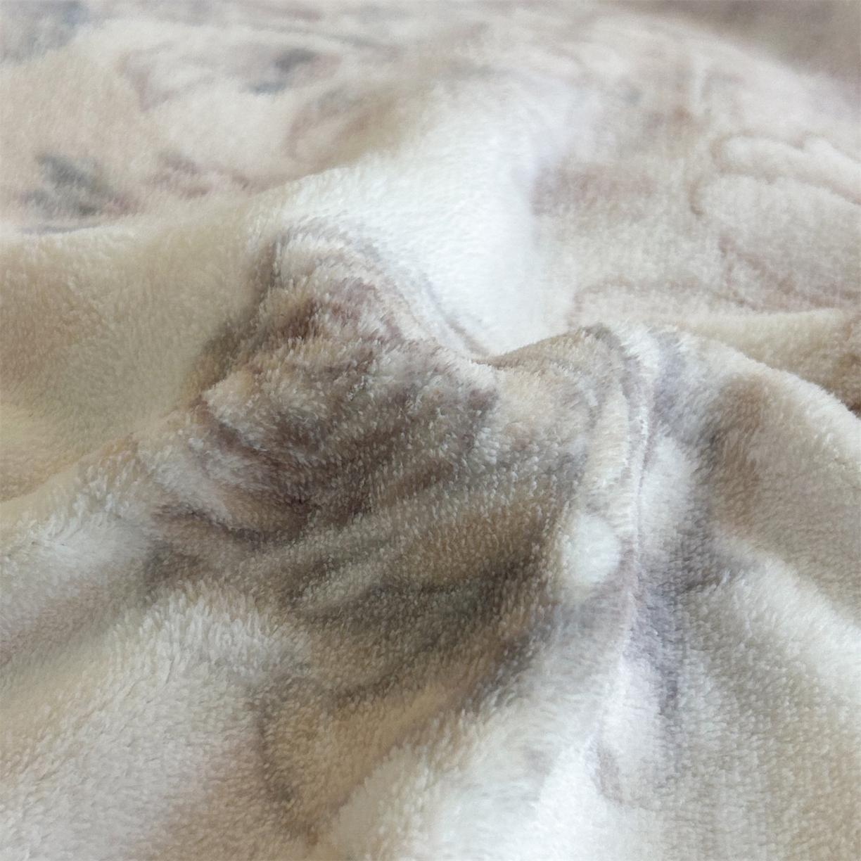 91家纺网 家纺一手货源 找家纺 笙意家纺 2025新款加厚牛奶绒法式数码印花宽边四件套 黛希