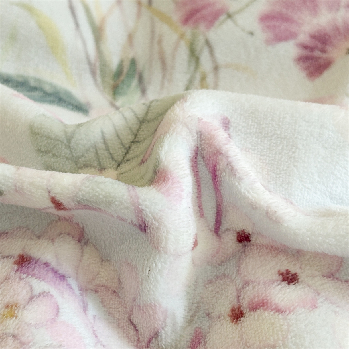 91家纺网 家纺一手货源 找家纺 笙意家纺 2025新款加厚牛奶绒法式数码印花宽边四件套 花海