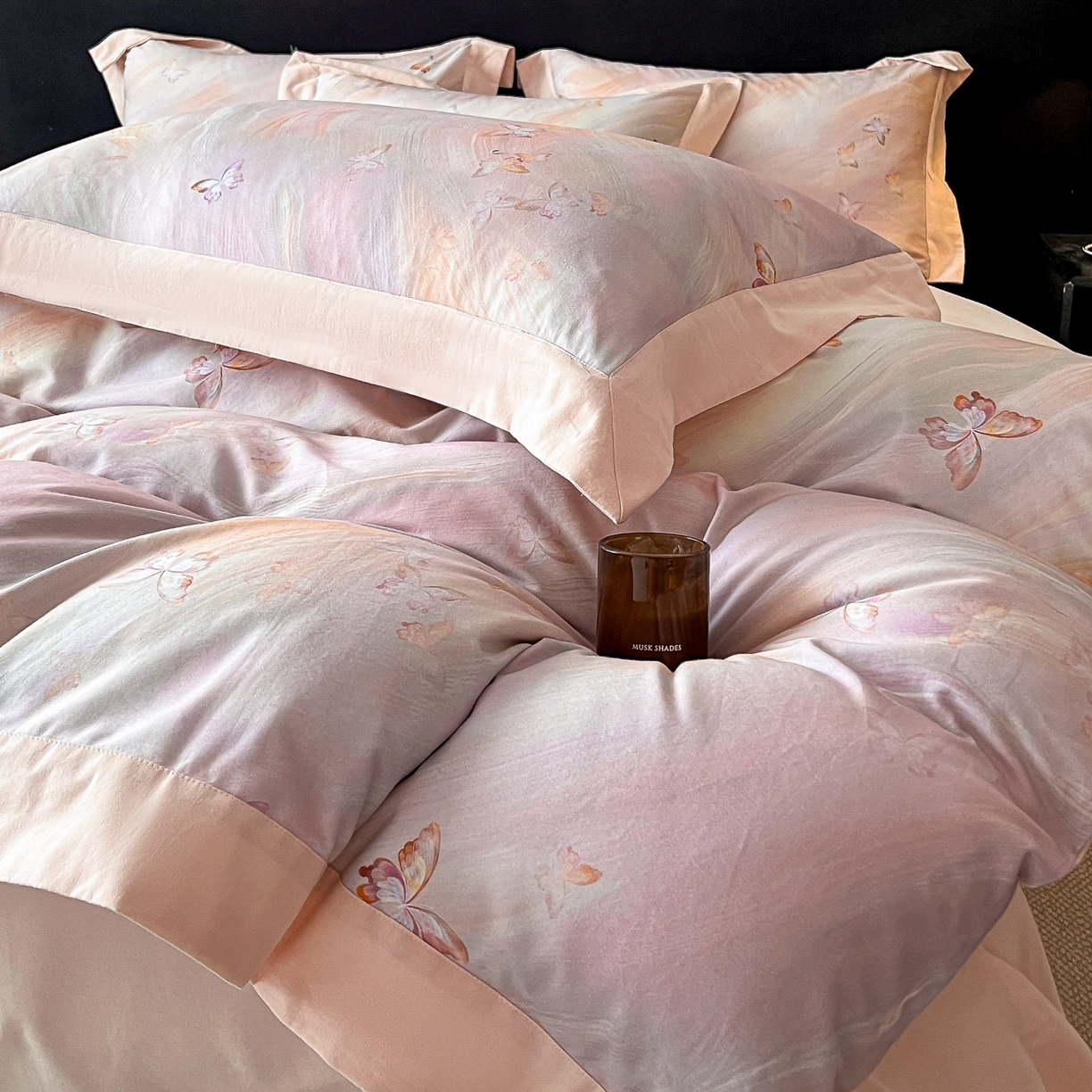 91家纺网 家纺一手货源 找家纺 （总）博纳家纺 2025新款正宗3221纯棉磨毛印花宽边四件套系列-流光系列