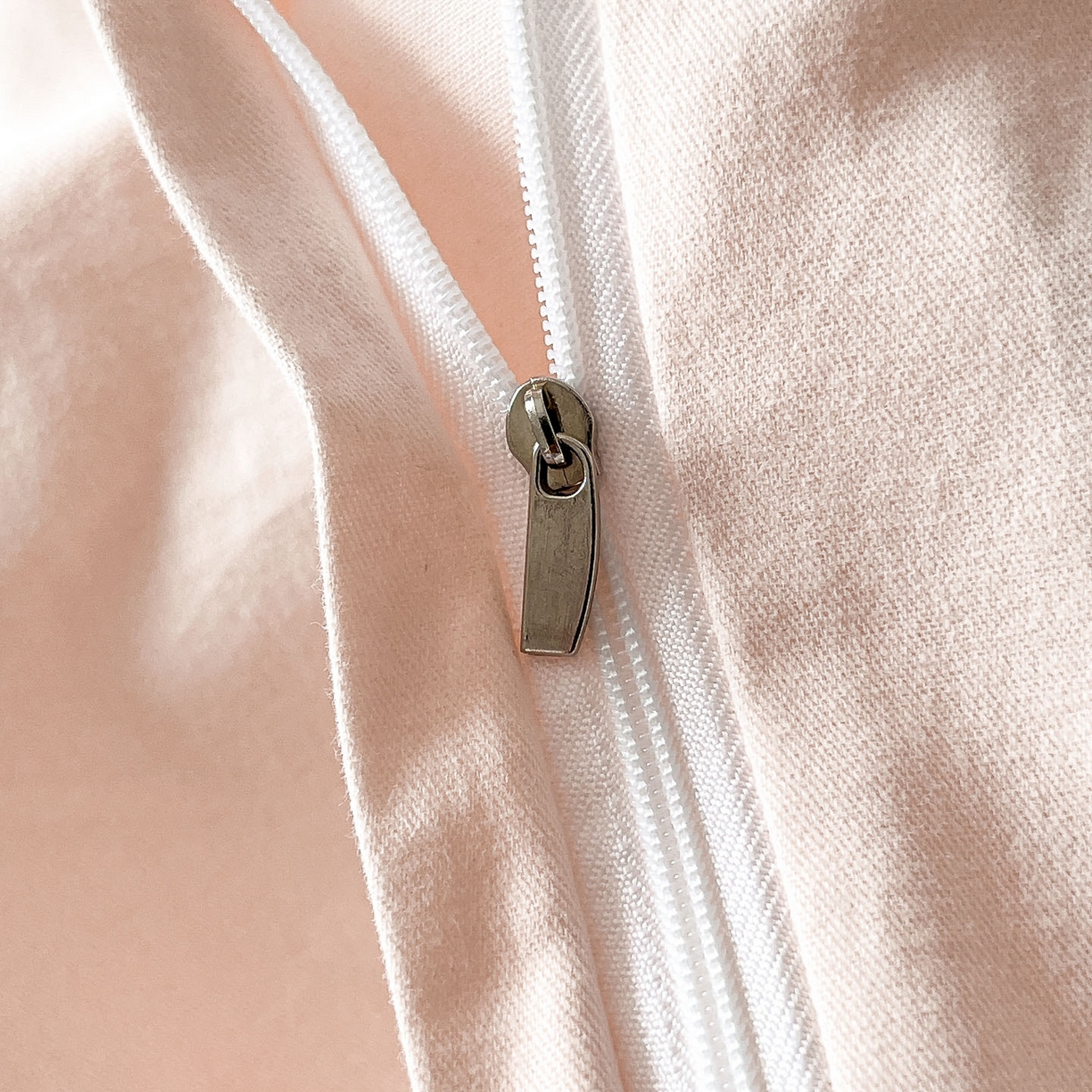 91家纺网 家纺一手货源 找家纺 博纳家纺 2025新款正宗3221纯棉磨毛印花宽边四件套系列-流光系列 流光-粉玉