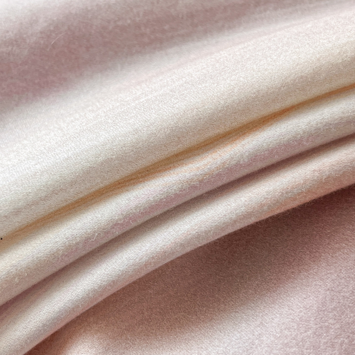 91家纺网 家纺一手货源 找家纺 博纳家纺 2025新款正宗3221纯棉磨毛印花宽边四件套系列-流光系列 流光-粉玉