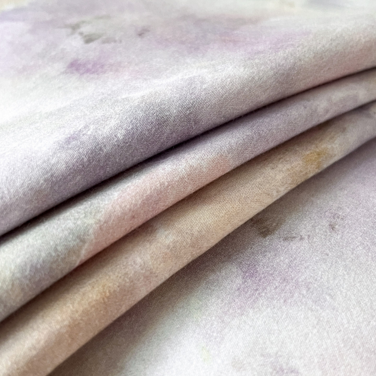 91家纺网 家纺一手货源 找家纺 博纳家纺 2025新款正宗3221纯棉磨毛印花宽边四件套系列-流光系列 卡罗拉