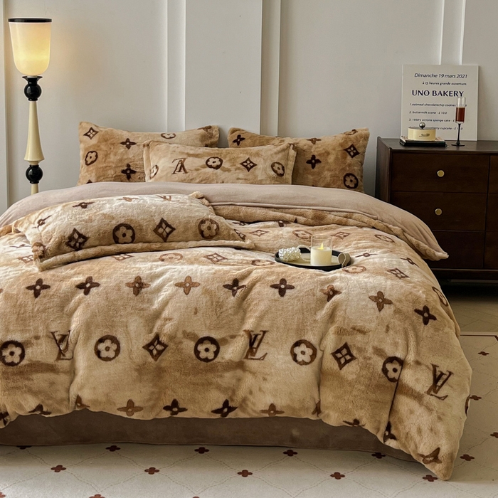 91家纺网 家纺一手货源 找家纺 梦纤绒 2025新款亲肤舒适兔毛印花牛奶绒保暖四件套一美拉德系 咖啡小花