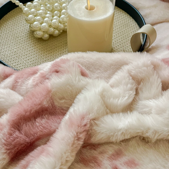 91家纺网 家纺一手货源 找家纺 梦纤绒 2025新款亲肤舒适兔毛印花牛奶绒保暖四件套一美拉德系 粉色树枝