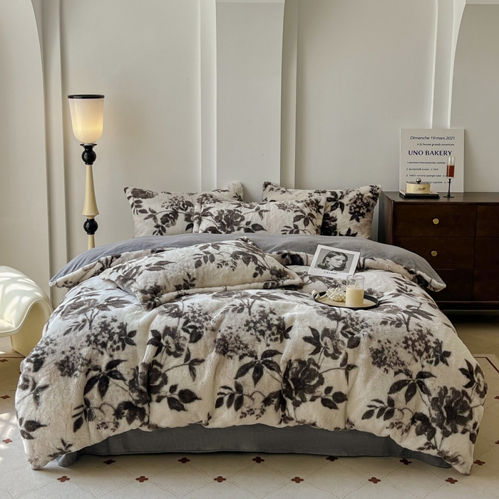 91家纺网 家纺一手货源 找家纺 （总）梦纤绒 2025新款亲肤舒适兔毛印花牛奶绒保暖四件套一美拉德系