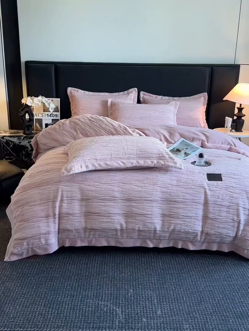 91家纺网 家纺一手货源 找家纺 （总）恋绒家纺 2025新款加厚A面兔毛B面牛奶绒四件套