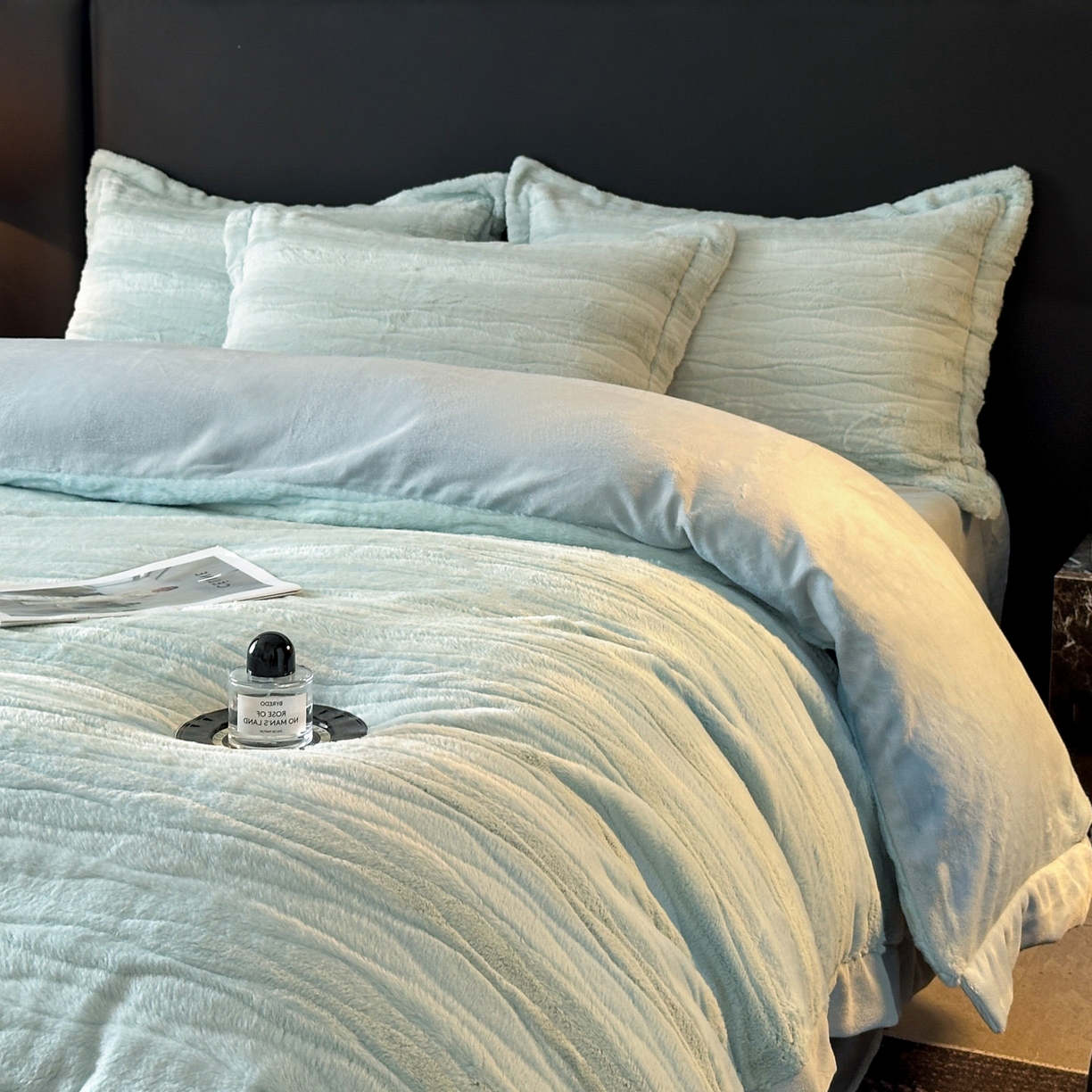 91家纺网 家纺一手货源 找家纺 恋绒家纺 2025新款加厚A面兔毛B面牛奶绒四件套 兔毛-湖水蓝