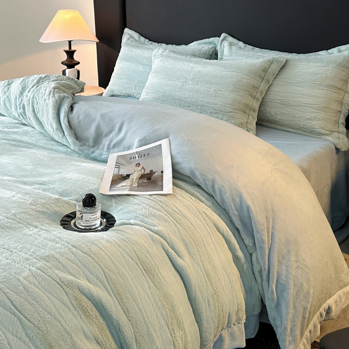 91家纺网 家纺一手货源 找家纺 恋绒家纺 2025新款加厚A面兔毛B面牛奶绒四件套 兔毛-湖水蓝