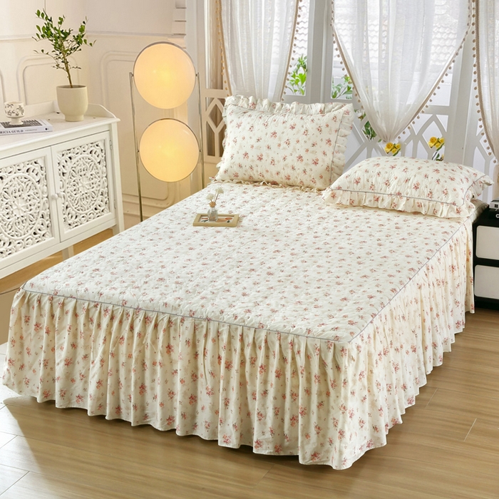 91家纺网 家纺一手货源 找家纺 益利多 2025新款全棉碎花纯棉卡通夹棉床裙单床裙三件套 繁花似锦