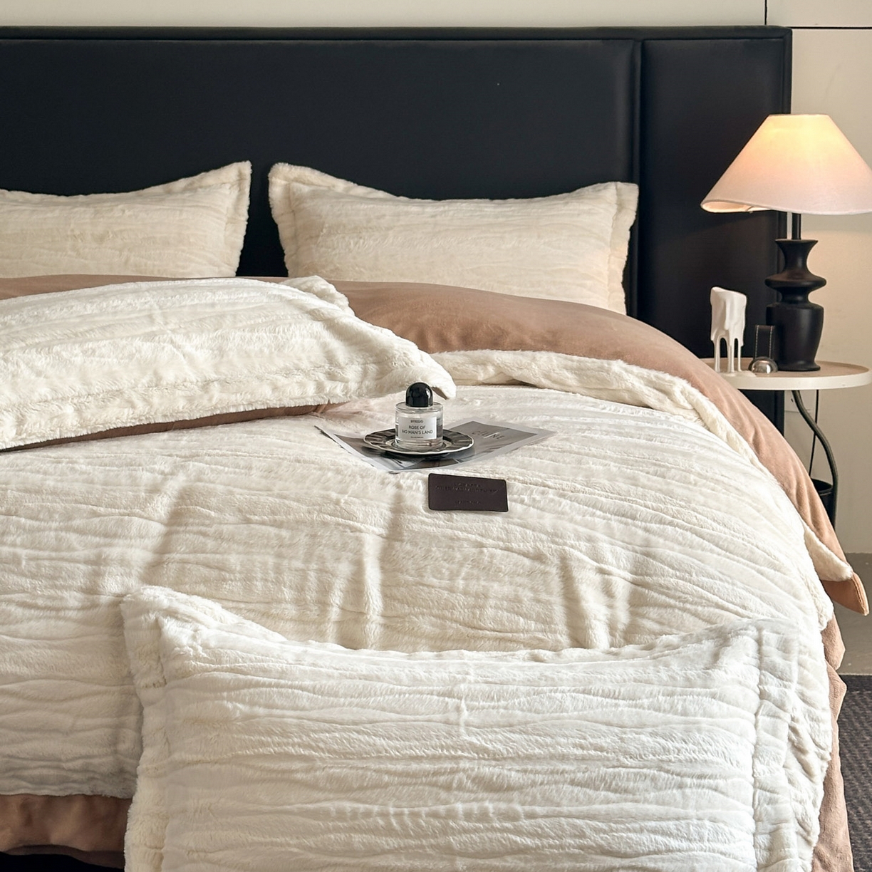 91家纺网 家纺一手货源 找家纺 恋绒家纺 2025新款加厚A面兔毛B面牛奶绒四件套 兔毛-米杏