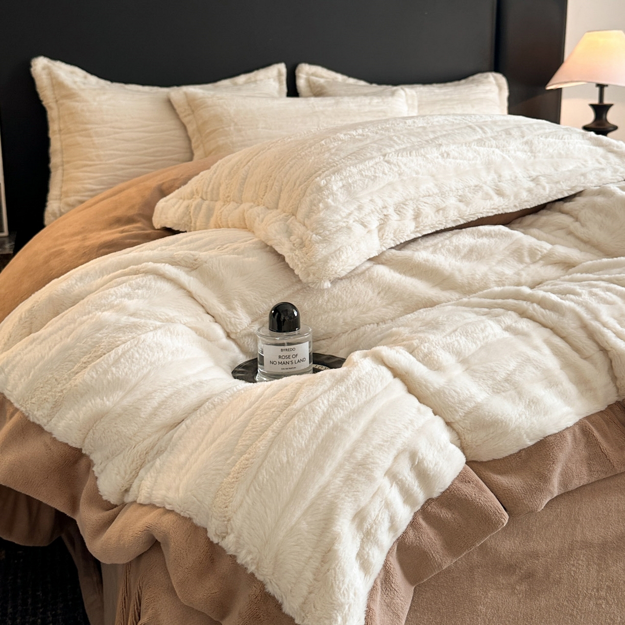 91家纺网 家纺一手货源 找家纺 恋绒家纺 2025新款加厚A面兔毛B面牛奶绒四件套 兔毛-米杏