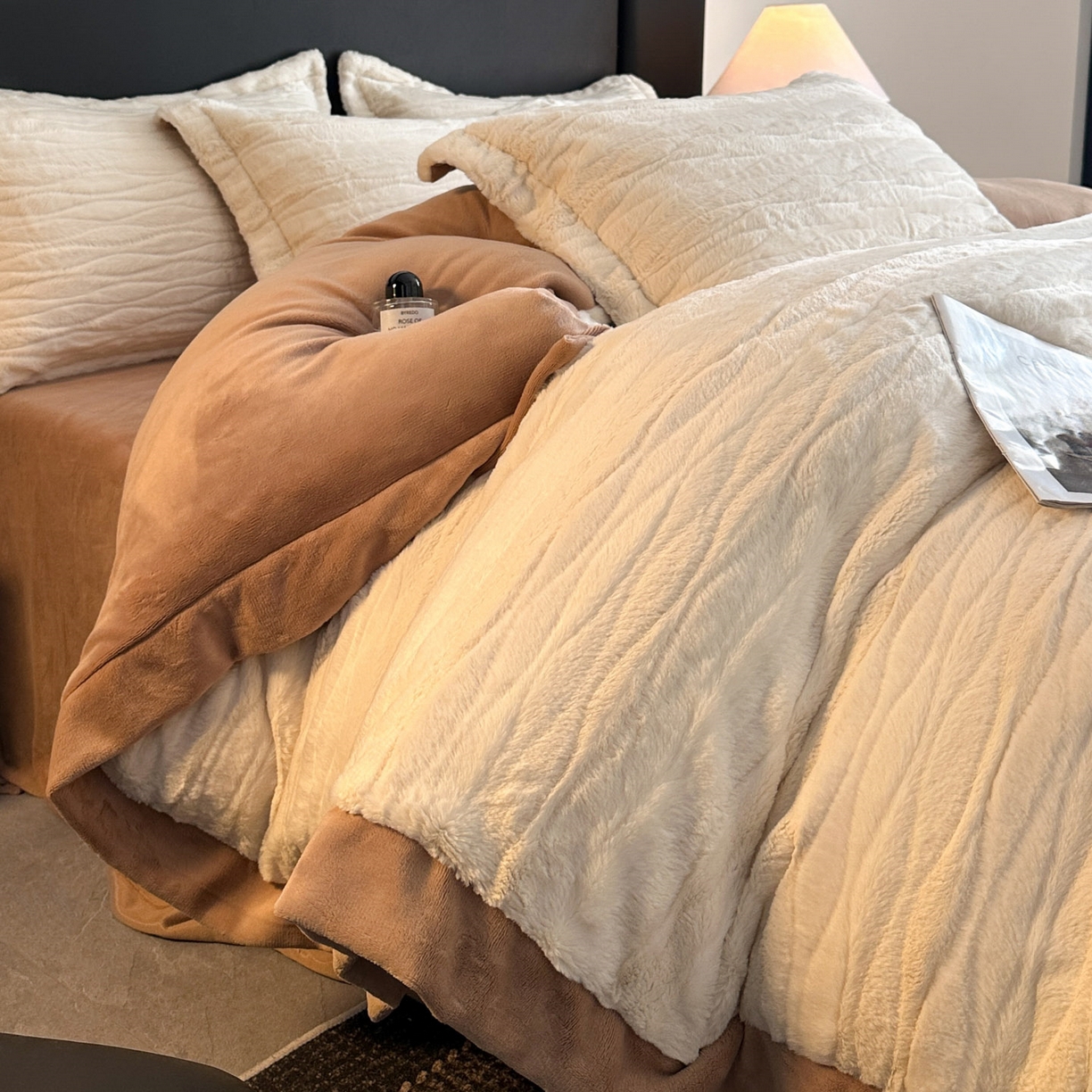 91家纺网 家纺一手货源 找家纺 恋绒家纺 2025新款加厚A面兔毛B面牛奶绒四件套 兔毛-米杏