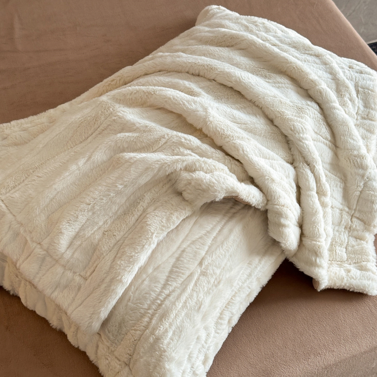 91家纺网 家纺一手货源 找家纺 恋绒家纺 2025新款加厚A面兔毛B面牛奶绒四件套 兔毛-米杏