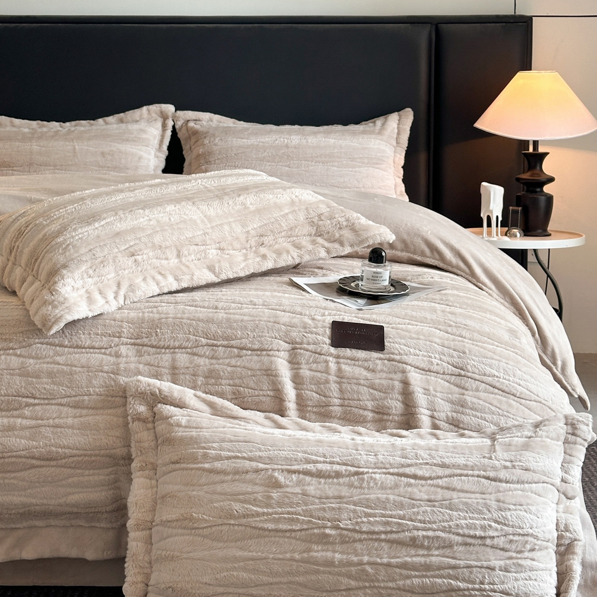 91家纺网 家纺一手货源 找家纺 恋绒家纺 2025新款加厚A面兔毛B面牛奶绒四件套 兔毛-石灰