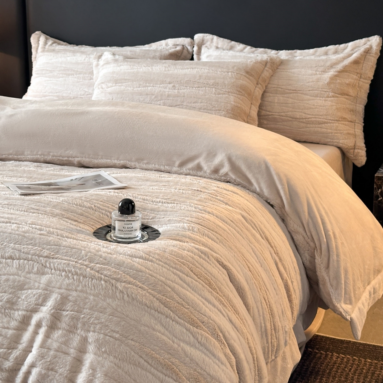 91家纺网 家纺一手货源 找家纺 恋绒家纺 2025新款加厚A面兔毛B面牛奶绒四件套 兔毛-石灰