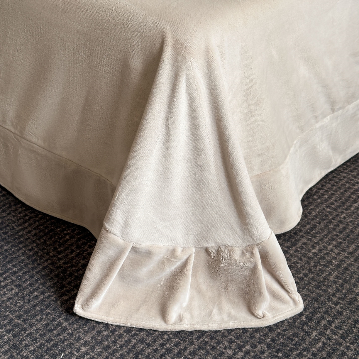 91家纺网 家纺一手货源 找家纺 恋绒家纺 2025新款加厚A面兔毛B面牛奶绒四件套 兔毛-石灰