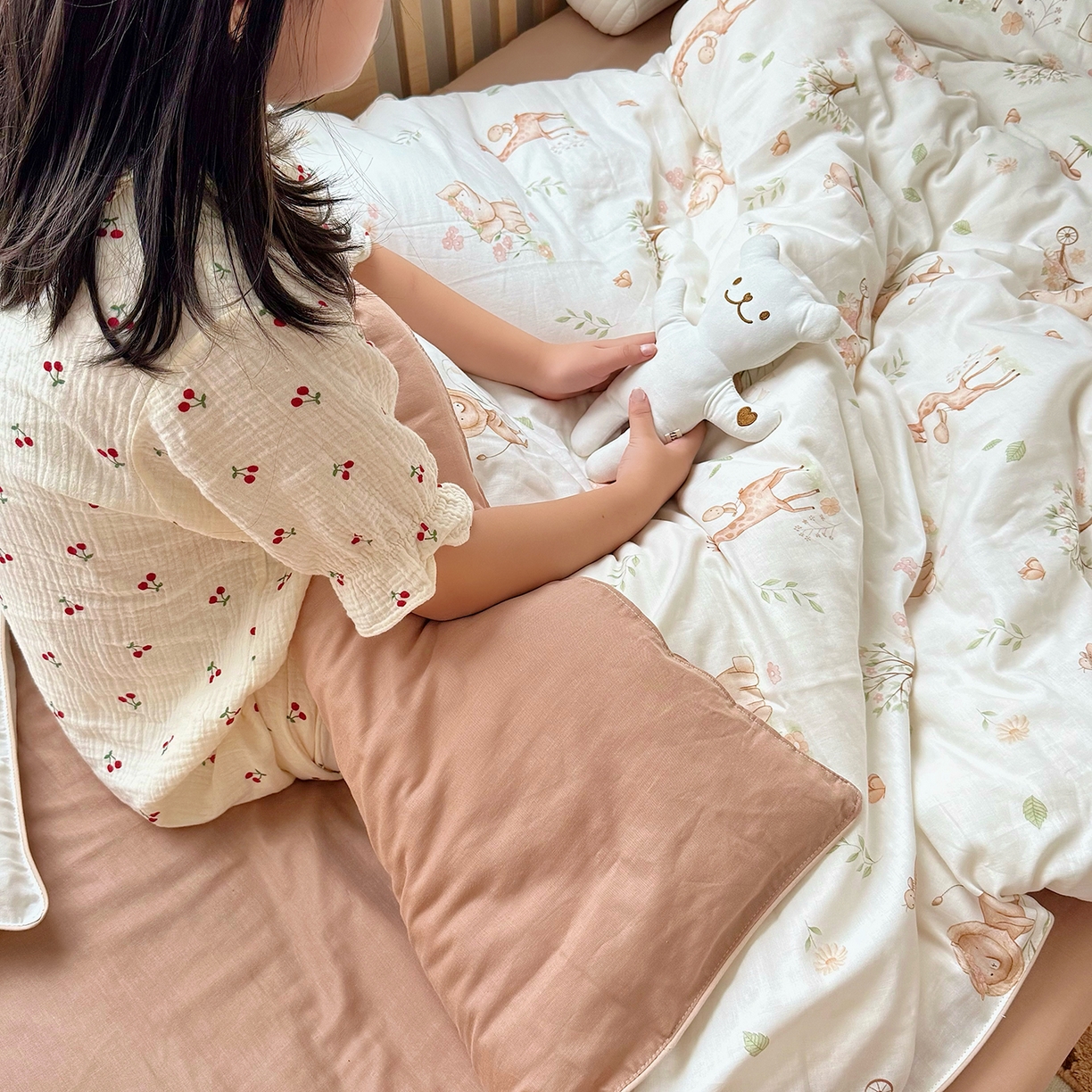 91家纺网 家纺一手货源 找家纺 （总）萌宝家纺 2025新款母婴A类全棉双层纱儿童被套纯棉纱布三件套