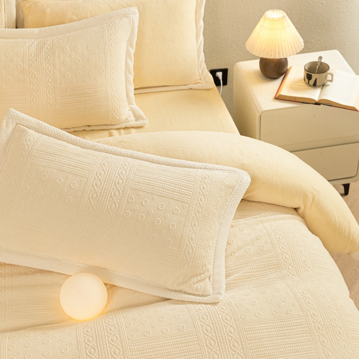 91家纺网 家纺一手货源 找家纺 （总）眠博士 2025新款洛克款浮雕烂花牛奶绒加厚保暖四件套